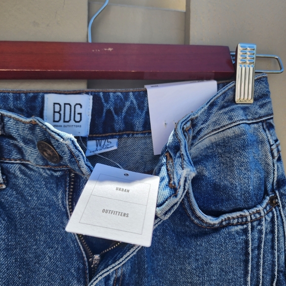 BDG Urban Outfitters Mom Blue Jeans Light Wash Pintuck Side Seams Cotton W25 L32 - Picture 6 of 8